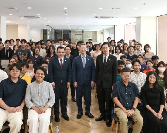 เอกอัครราชทูตสหรัฐอเมริกาประจำประเทศไทยมาเยือนคณะที่รังสิต